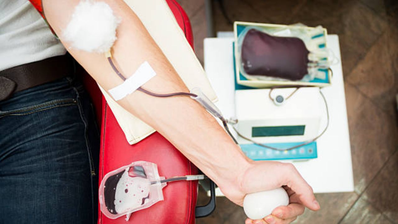 World Blood Donor Day: जागतिक रक्तदाता दिवस का साजरा केला जातो? जाणून घ्या रक्तदान केल्यास शरीराला होणारे प्रभावी फायदे