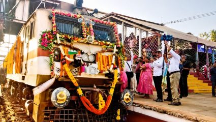महाराष्ट्राची लाडकी ‘दख्खनची राणी’ ९६ वर्षांची! सीएसएमटी स्थानकात वाढदिवस उत्साहात; पंजाब मेलची ११४ वर्षांची वाटचाल