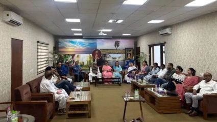 ‘तृणमूल’ मध्ये बंडखोरीला नवे वळण, बंडखोर खासदार होणार नव्या पक्षात विलीन, NDA ला देणार पाठिंबा?