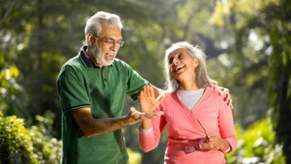 सुखी जीवनाचे रहस्य! ‘या’ सकारात्मक विचारांनी बदलून जाईल आयुष्याचा दृष्टिकोन, राहाल कायमच आनंदी