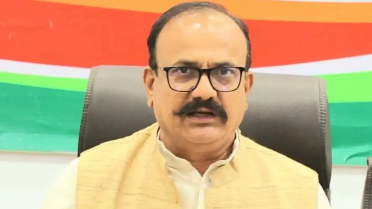 काँग्रेसमध्ये अंतर्गत धुसफूस! प्रदेशाध्यक्ष हर्षवर्धन सपकाळ यांच्या ‘कार्यपद्धतीवर नेते नाराज; हायकमांडकडे धाव घेणार?