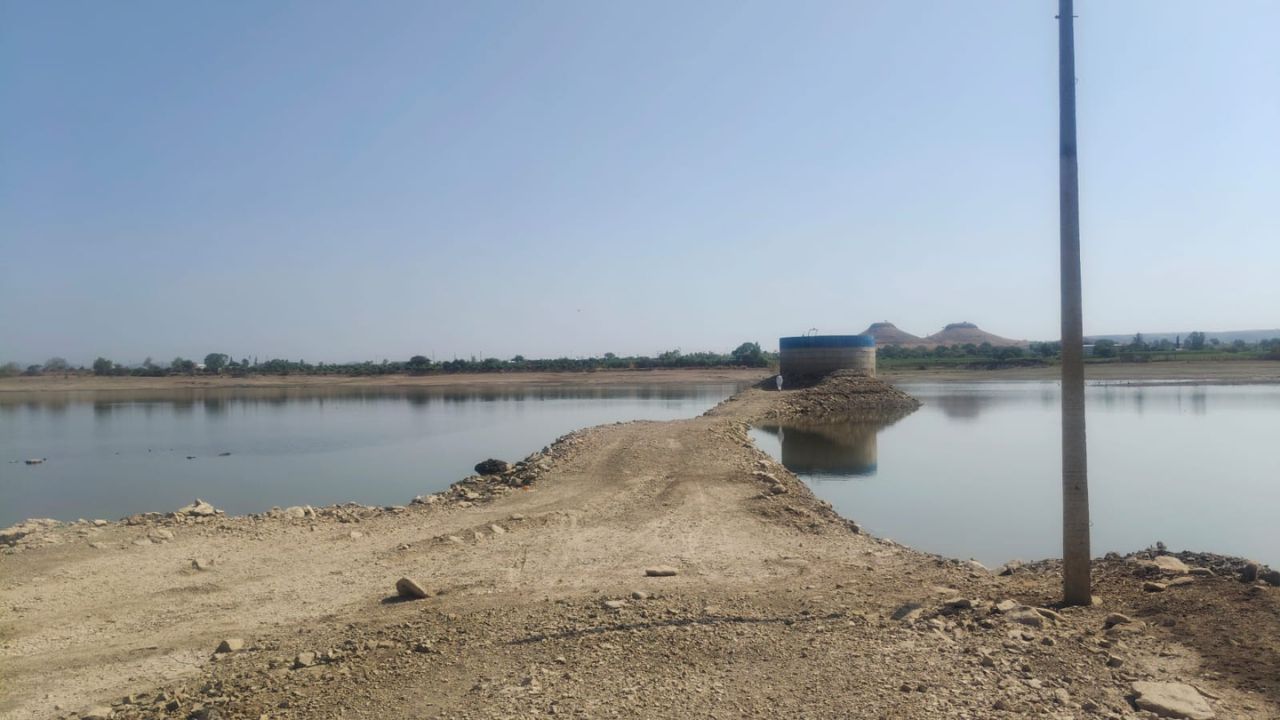 Koregaon Water Crisis: कोरेगावात ‘तळहीरा’ तलाव कोरडा पडण्याच्या मार्गावर! प्रशासनाच्या दुर्लक्षामुळे ८ दिवसांत पाणी संपण्याची भीती