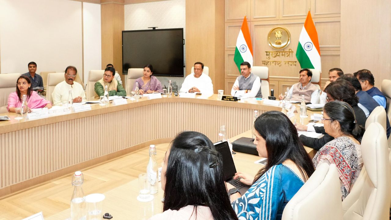 मुंबईतील २२ बस डेपो जागतिक दर्जाचे होणार; ‘बेस्ट’च्या पुनर्विकासाची तयारी सुरू; मुख्यमंत्री फडणवीस यांचे महत्त्वाचे निर्देश