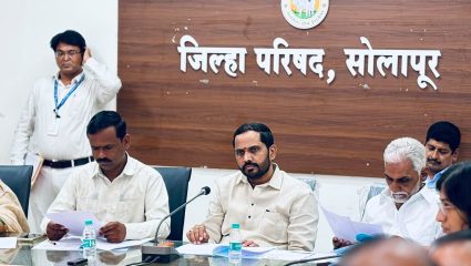 Solapur ZP Wari Planning: वारी सेवेत तडजोड नाही, वारकऱ्यांची सेवा हीच विठ्ठल सेवा; जि.प. अध्यक्ष दीपक वैद्य यांचे आदेश