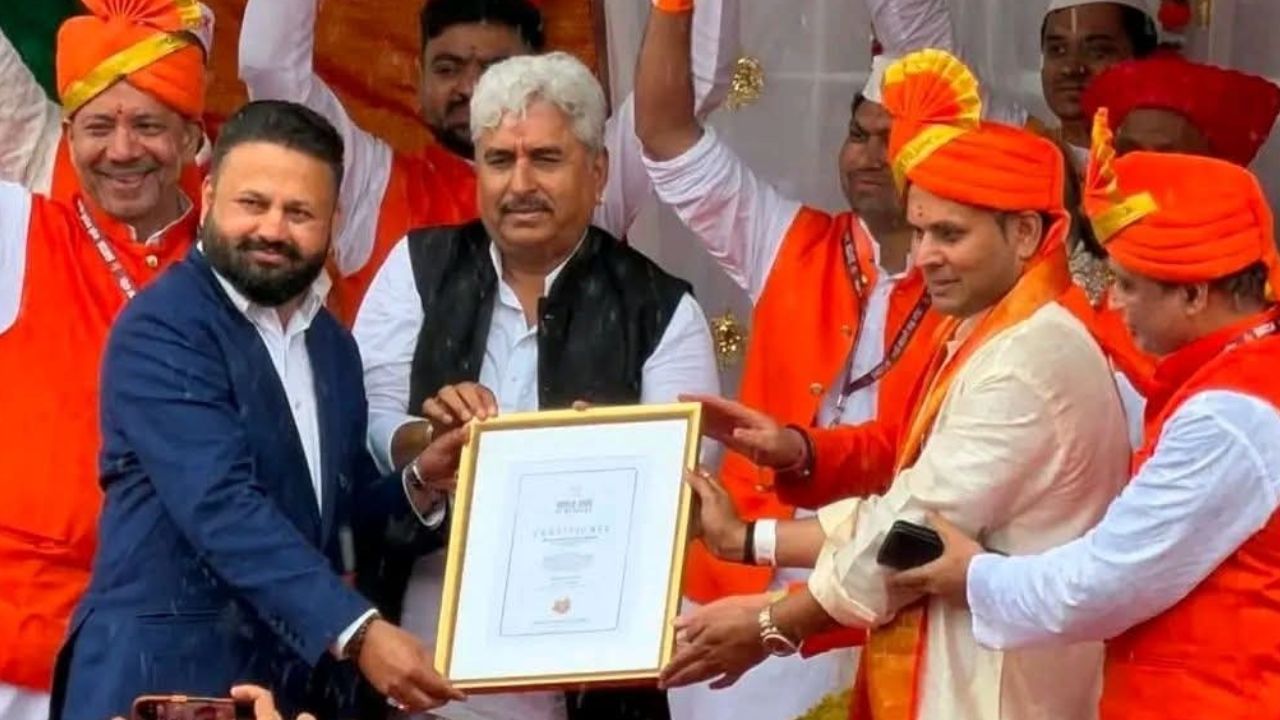 विठ्ठलनामाचा गजर थेट लंडनहून! पंढरीची वारी झाली ग्लोबल; लंडन ते पंढरपूर ५० दिवसांत ११ देशांचा प्रवास