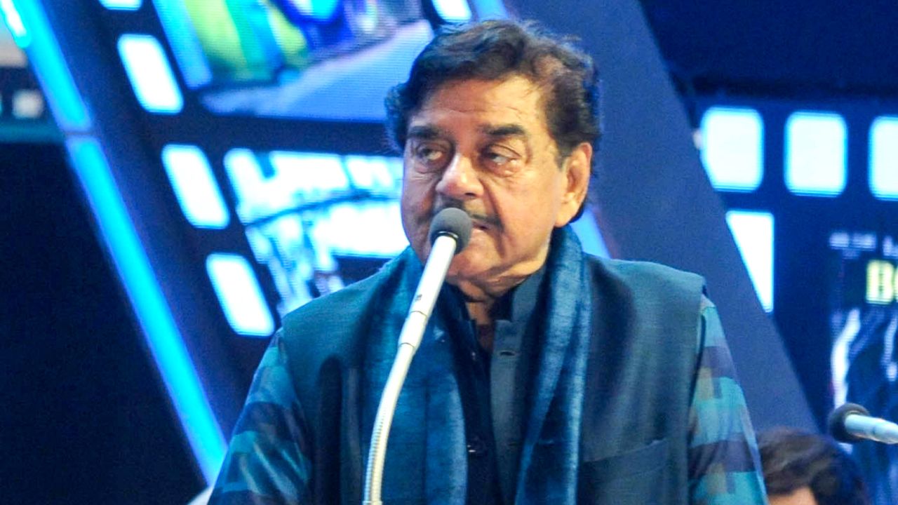 Shatrughan Sinha: ‘संकटसमयी ममता दीदींच्या पाठीशी राहणार’; बंडखोरीच्या चर्चेदरम्यान शत्रुघ्न सिन्हांचे मोठे वक्तव्य