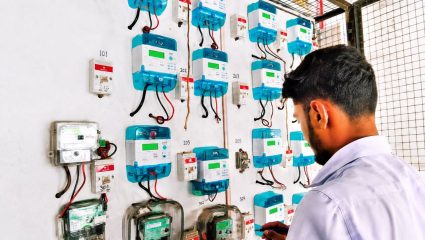 संभाजीनगरमध्ये वीज ग्राहकांना महावितरणचा ४८ तासांचा अल्टिमेटम; २ दिवसांत १.४१ लाख स्मार्ट मीटर फिट, ‘भाकप’चा आंदोलनाचा इशारा