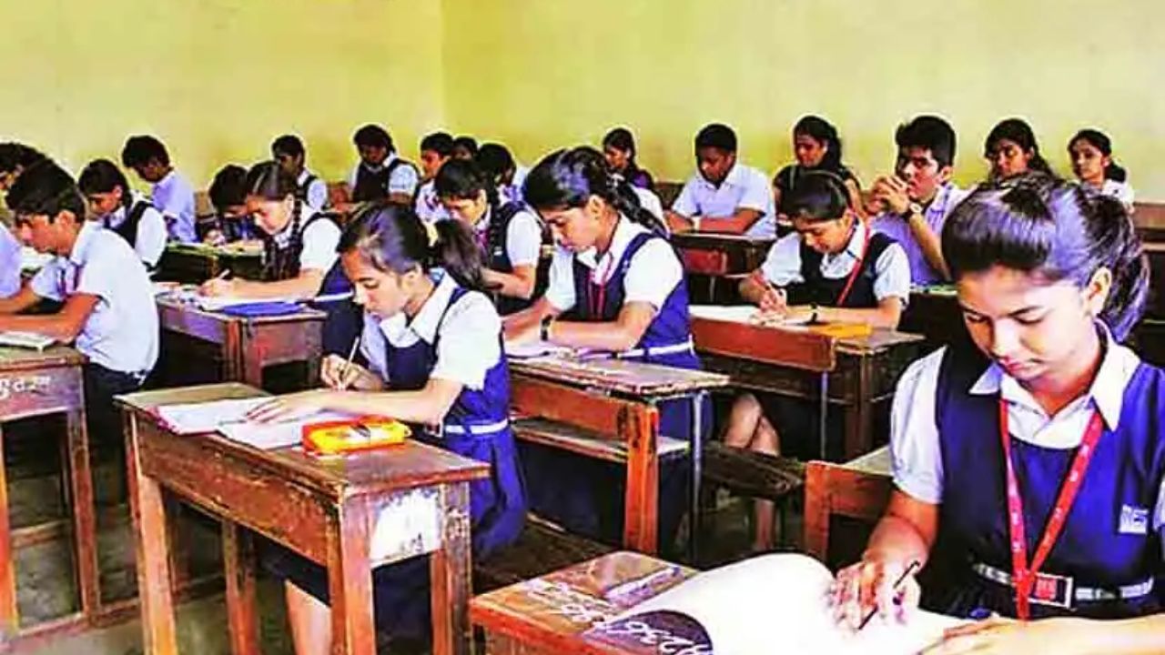 मोठी बातमी! मराठा विद्यार्थ्यांना भरलेले शुल्क परत मिळणार; सोमवारपर्यंत शाळा-महाविद्यालयांना आदेश