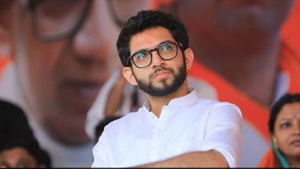 Aaditya Thackeray: ‘तुम्ही स्वतःला निर्लज्जपणे विकलं…’; ६ खासदारांच्या बंडानंतर आदित्य ठाकरेंचा पहिली प्रतिक्रिया, म्हणाले…