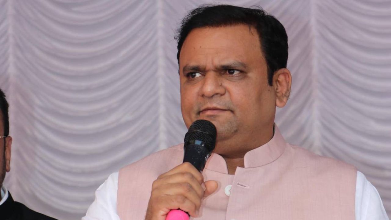 ‘मराठीचा अभिमान अन् आशाताईंचा…’, वाचनात झालेल्या चुकांबद्दल विधानसभा अध्यक्ष राहुल नार्वेकरांची सभागृहात दिलगिरी, म्हणाले…