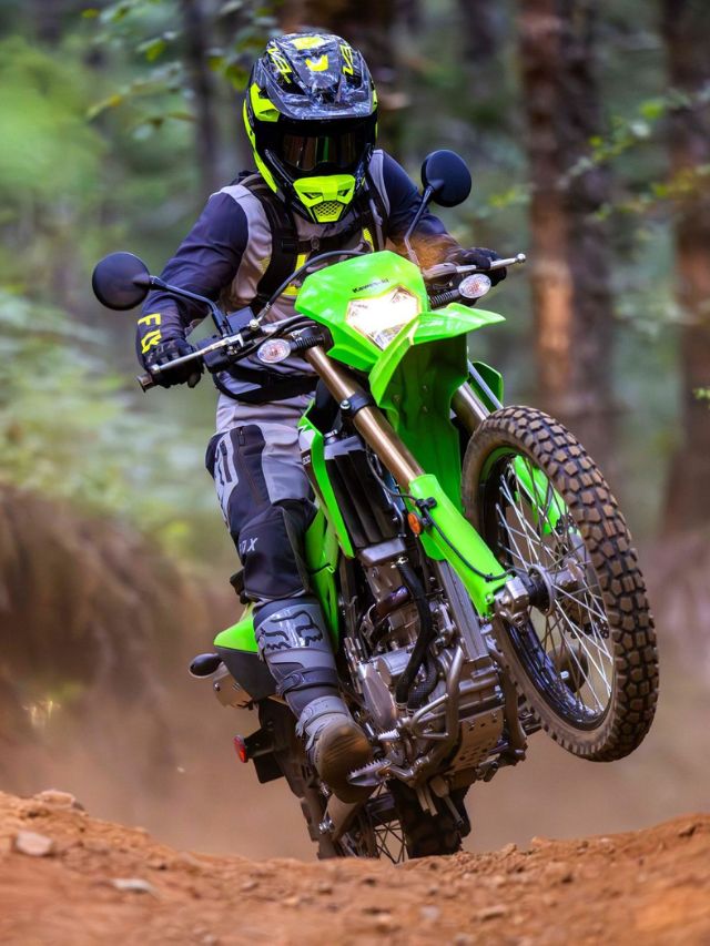 Kawasaki चा ऑफ-रोड दे धक्का! 2027 KLX 230 रेंज लाँच
