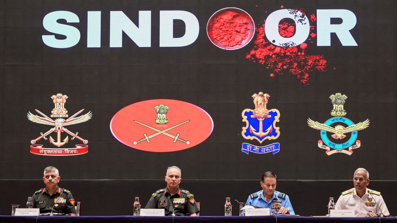 Operation Sindoor: देशासाठी सर्वोच्च बलिदान! ‘ऑपरेशन सिंदूर’च्या ६ शूरवीरांची नावे जाहीर; नॅशनल वॉर मेमोरियलमध्ये मानवंदना