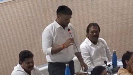 एक तासाच्या पावसातच घरांमध्ये पाणी; केडीएमसीच्या नालेसफाईच्या दाव्यावर नगरसेवक कुणाल पाटील यांचा संतप्त ससंतप्