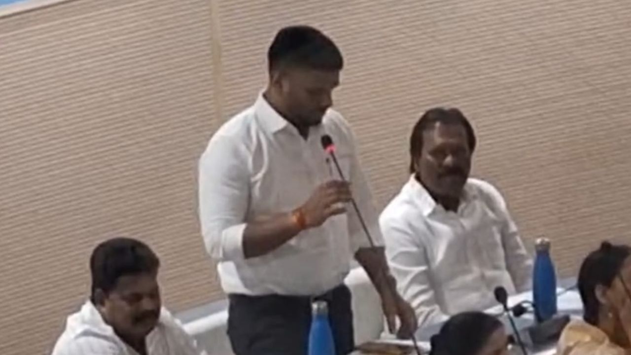 एक तासाच्या पावसातच घरांमध्ये पाणी; केडीएमसीच्या नालेसफाईच्या दाव्यावर नगरसेवक कुणाल पाटील यांचा संतप्त ससंतप्