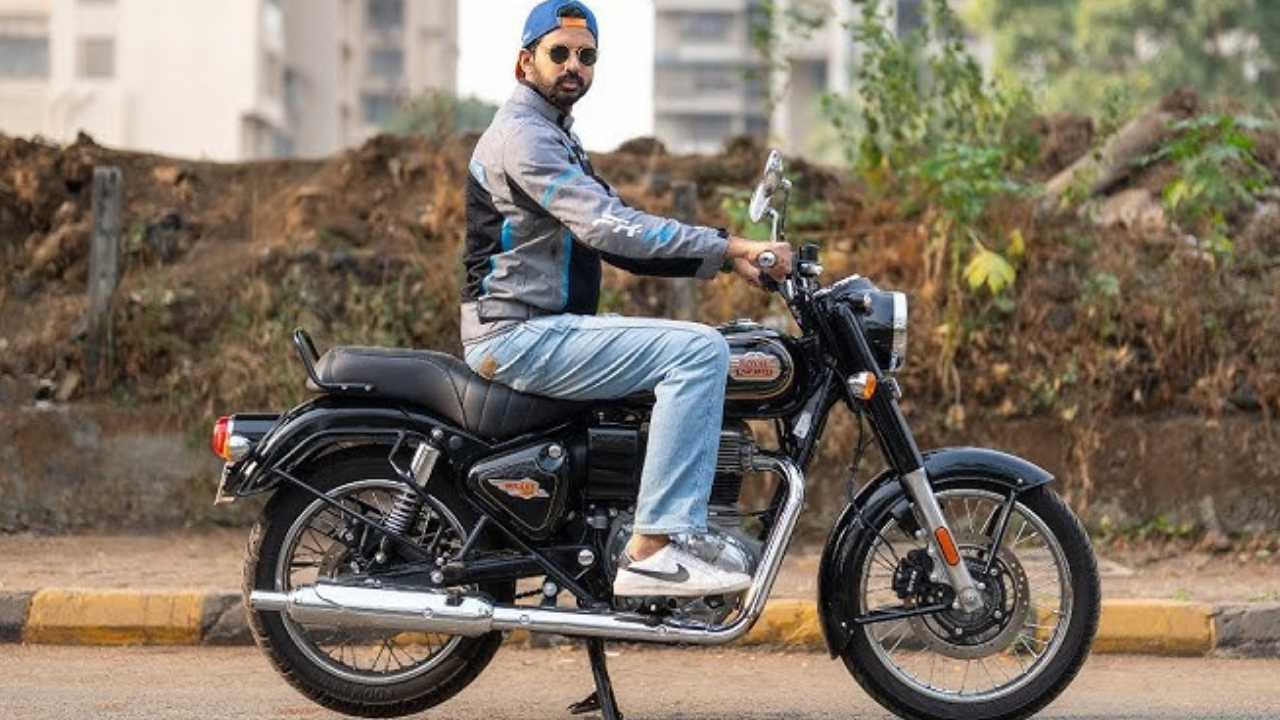 काही गाड्या थेट हृदयात उतरतात! ‘रॉयल एनफिल्ड बुलेट’ का बनली आहे भारतीय तरुणाईची क्रेझ?