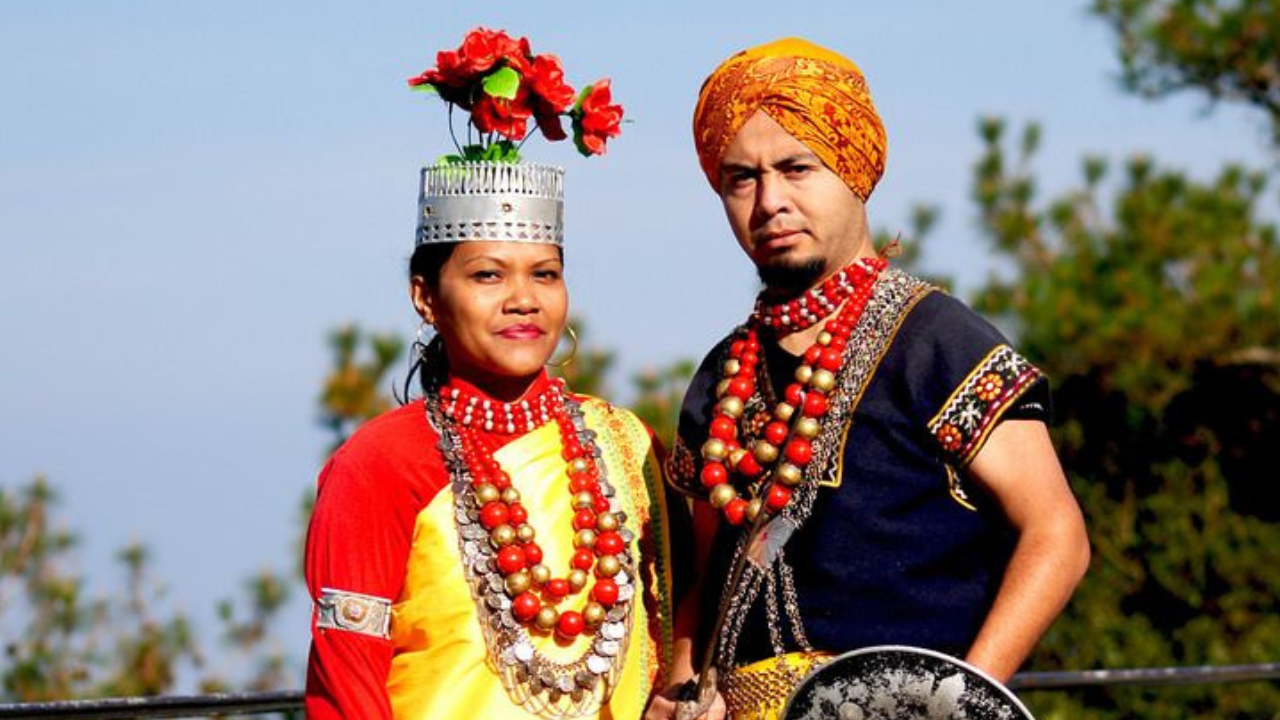 लग्नानंतर नवरदेव जातो सासरी! मुले आईचे आडनाव लावतात! मेघालयात इथे चालते मातृसत्ताक पद्धत!