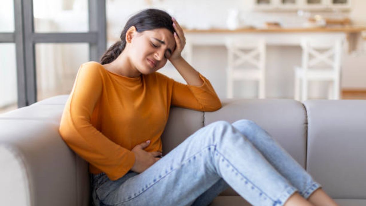 Period Pain Reasons: मासिक पाळीच्या पहिल्या दिवशी पोटात वेदना का होतात? वेदनांपासून आराम मिळवण्यासाठी करा ‘हे’ घरगुती उपाय
