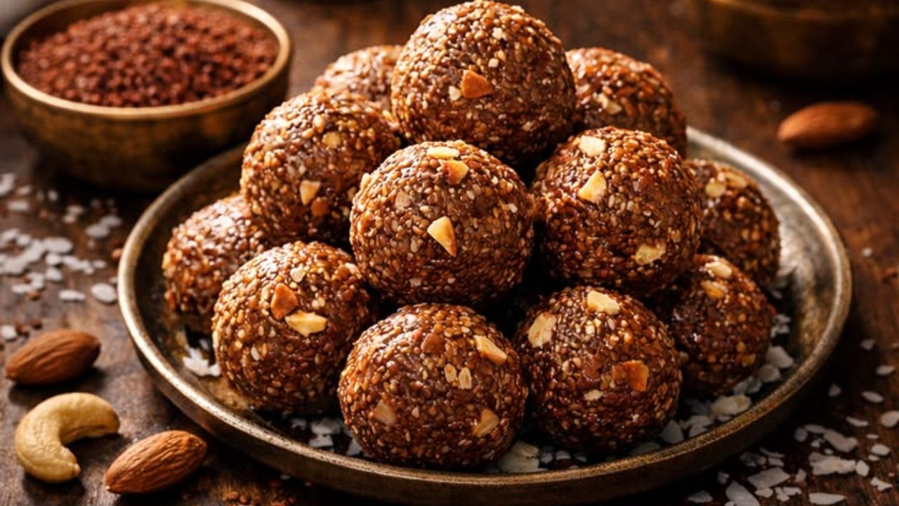 कॅल्शियम वाढवण्यासाठी अतिशय आवडीने खाल्ला जाणारा पदार्थ म्हणजे अळीव. अळिवाचे लाडू किंवा पेज बनवून खाल्ल्यास शरीराला भरमसाट फायदे होतील.