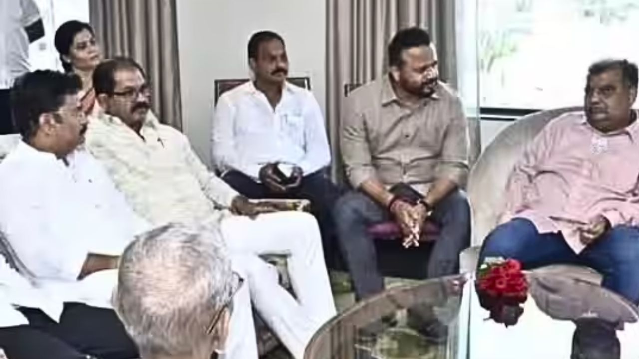 सोलापूर विधान परिषद निवडणुकीत राष्ट्रवादी शरद पवार गटात बंडाचे पडसाद; भाजपला साथ देणाऱ्या तीन आमदारांवर मोठी  कारवाई