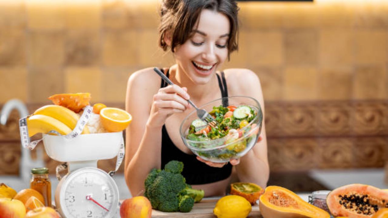 Weight Loss Food: दिवसभर लागणार नाही अजिबात भूक! वाढलेले वजन नियंत्रणात ठेवण्यासाठी ‘या’ पदार्थांचे करा सेवन