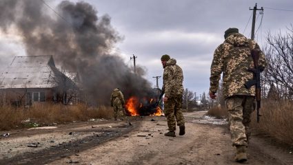 Russia Ukraine War : युक्रेनचा रशियाला मोठा धक्का; क्रीमिया द्विकल्पावर हल्ल्यामुळे तणाव वाढला
