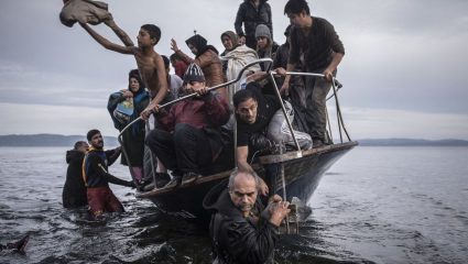 World Refugee Day 2026 : घर सुटलं, पण आशा जिवंत! वाचा युद्ध आणि संकटांशी लढणाऱ्या लाखो विस्थापितांच्या संघर्षाची कहाणी