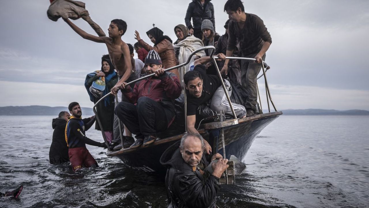 World Refugee Day 2026 : घर सुटलं, पण आशा जिवंत! वाचा युद्ध आणि संकटांशी लढणाऱ्या लाखो विस्थापितांच्या संघर्षाची कहाणी