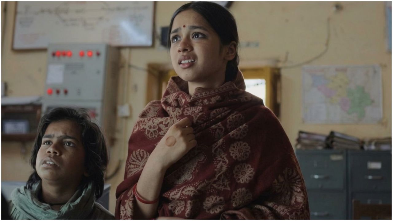 “दिग्दर्शकाने केली मारहाण, मोबाईल हिसकावला अन्…”; बॉलिवूड अभिनेत्याचा गंभीर आरोप, रडतानाचा व्हिडिओ व्हायरल