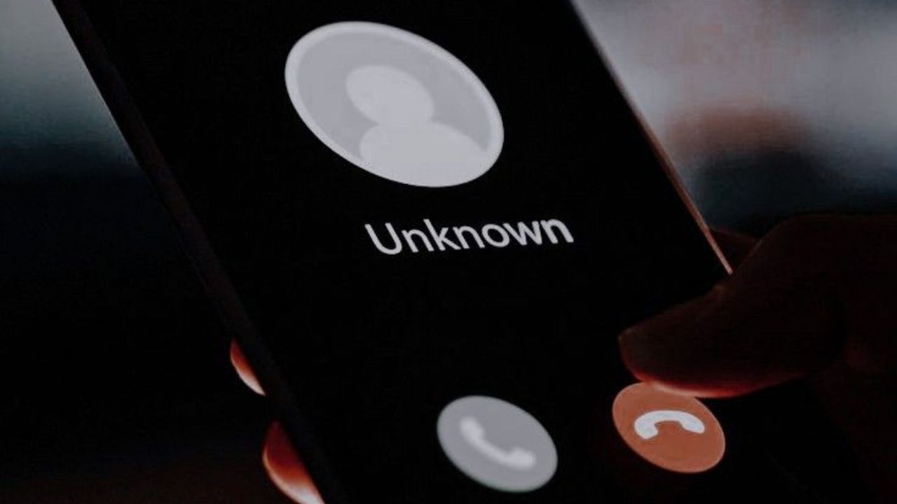 Scam Alert: मोबाईलवर आला असा मेसेज? दुर्लक्ष केल्यास होईल मोठं नुकसान… सरकारने दिला इशारा