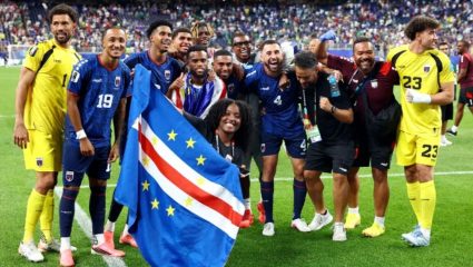 FIFA World Cup 2026 मध्ये मोठा उलटफेर! अवघ्या 5 लाख लोकसंख्येच्या केप व्हर्डेची नॉकआऊटमध्ये धडक; आता अर्जेंटिनाचे आव्हान