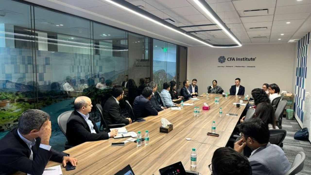 CFA Institute Roundtable: फायनान्स क्षेत्रातील शिक्षणाचे भविष्य काय? सीएफए इन्स्टिट्यूटच्या गोलमेज परिषदेत नक्की काय चर्चा झाली?