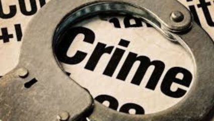 दोन महिला वकिलांमध्ये हाणामारी, न्यायालयीन परिसरातील वाद चव्हाट्यावर; नेमकं काय घडलं?
