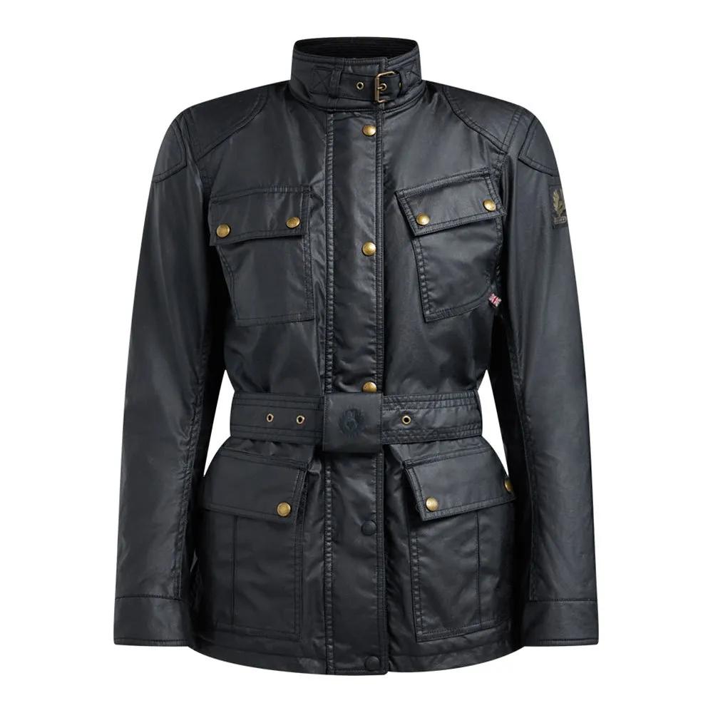 Belstaff Trialmaster Pro किंमत: $850 – $1,000 (₹73,000 – ₹86,000) क्लासिक विंटेज लूकसाठी हे जॅकेट जगभरात ओळखले जाते. अनेक सेलिब्रिटी आणि अॅडव्हेंचर रायडर्स याचा वापर करतात.
