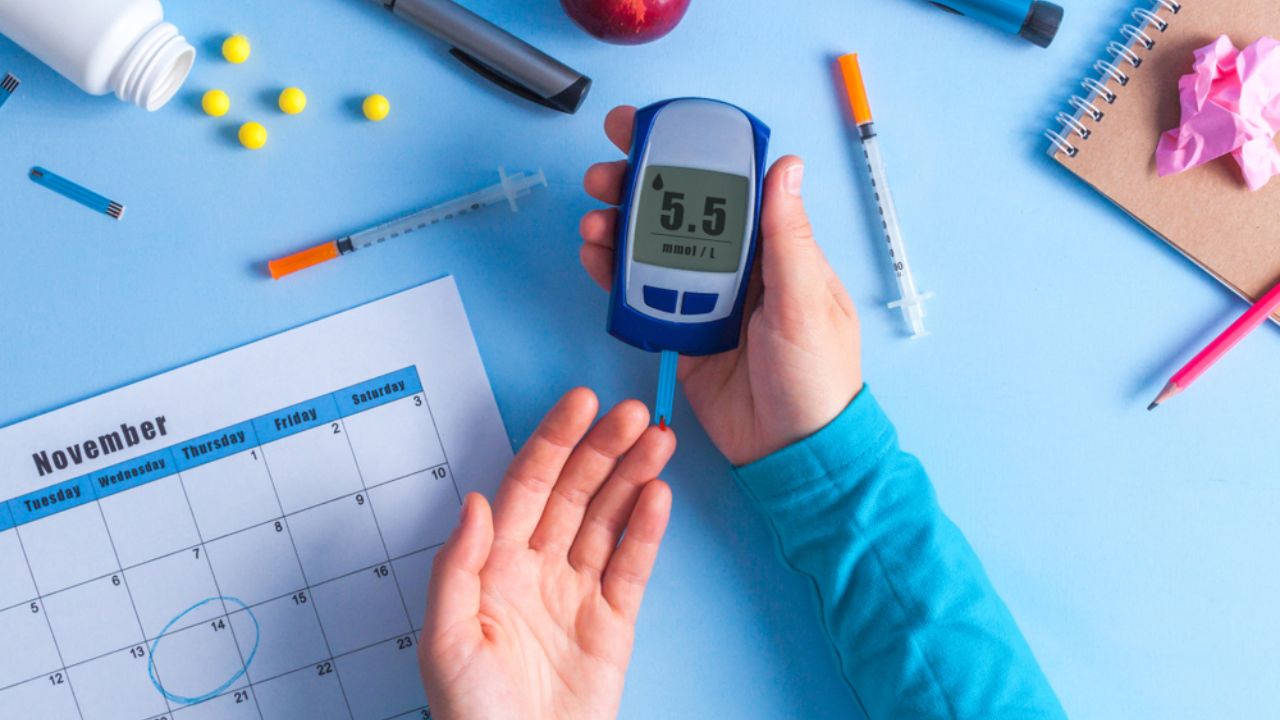 Diabetes: प्री-डायबिटीज म्हणजे काय?  मधुमेह होण्याआधी शरीर देतं ‘हे’ सायलेन्ट संकेत; वेळीच व्हा सावध