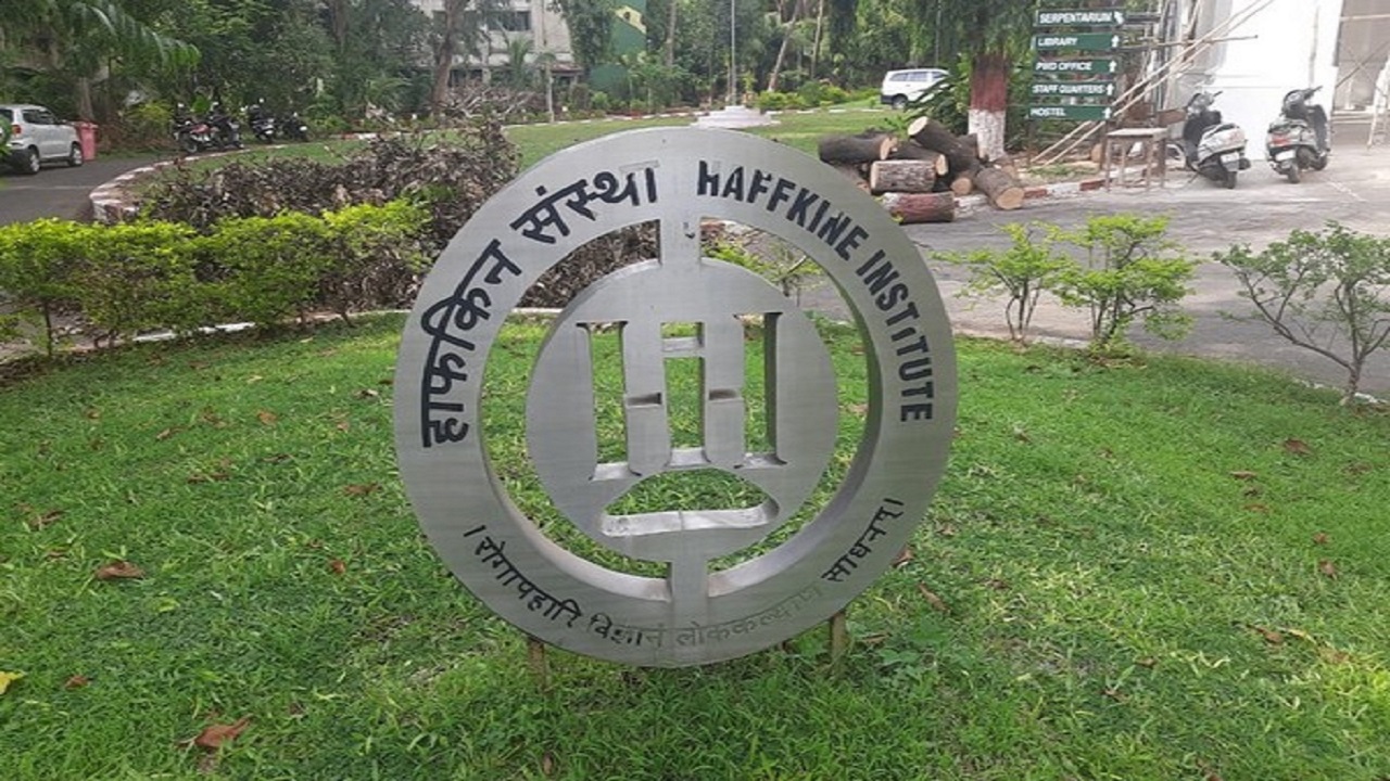 हाफकीन महामंडळाचे माजी संचालक सुनील महिंद्रकर यांना सोडवेना ‘राजयोग’; बदली होऊनही हाफकीनमध्येच ठाण मांडून