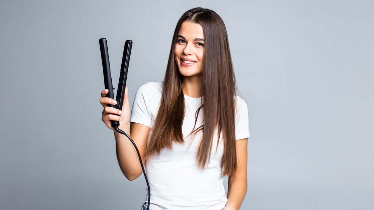 Hair Botox:  हेअर बोटॉक्सची वाढती क्रेझ! केस होतात सिल्की अन् शायनी, ट्रीटमेंटआधी जाणून घ्या महत्त्वाच्या गोष्टी
