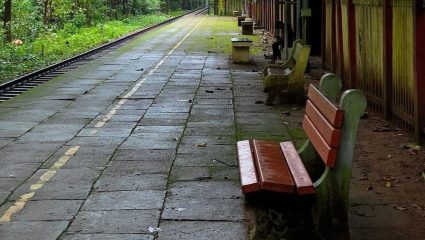 Travel News : भारतीय रेल्वेचे शेवटचे स्टेशन… इथून काहीच पावलांवर सुरू होते दुसऱ्या देशाची वाट