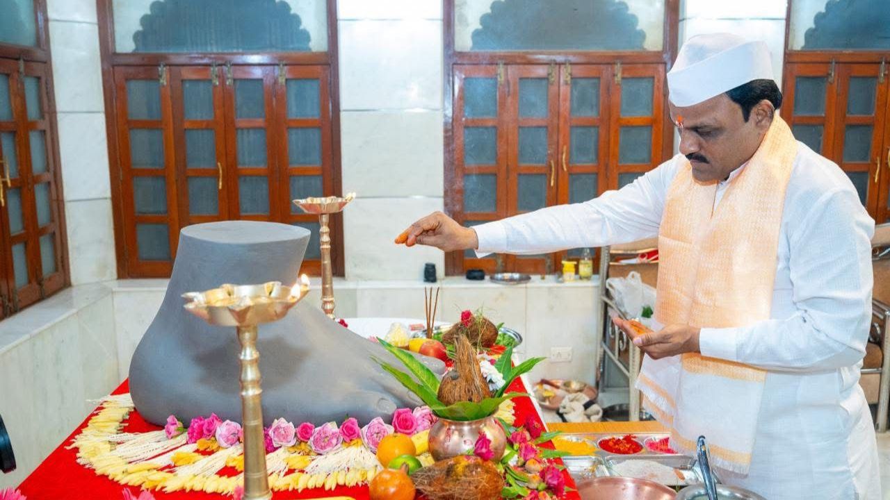 आज, मंगळवार दि. ९ जून २०२६ रोजी लालबागचा राजा सार्वजनिक गणेशोत्सव मंडळाचे ९३ वे गणेश मुहूर्तपूजन उत्साहात आणि विधिवत पार पडले.
