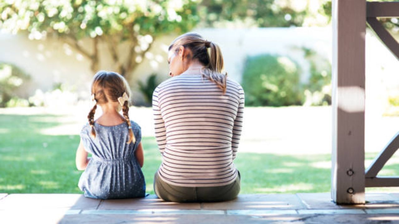 Parenting Tips : तुमच्या मुलांना हे 7 खोटं बोलायला जरुर शिकवा, सायबर सुरक्षा तज्ञाकडून देण्यात आल्यात टिप्स
