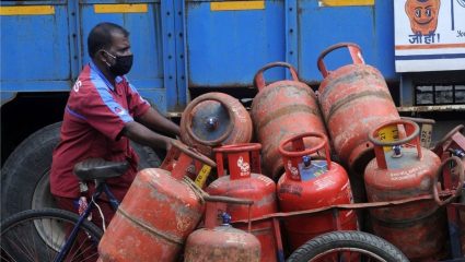 LPG Cylinder Tracking: घरी कधी होणार गॅस सिलेंडरची डिलिव्हरी, फोनवरुन ट्रॅक करा लाईव्ह लोकेशन; स्टेप बाय स्टेप प्रोसेस जाणून घ्या