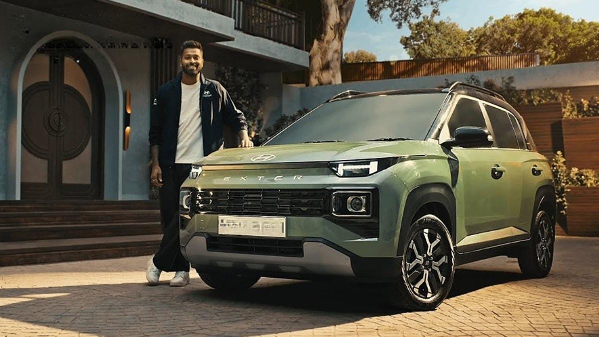 Hardik Pandya – Hyundai Exter- हार्दिक पंड्या हा भारतीय क्रिकेटमधील आधुनिक आणि स्टायलिश चेहरा मानला जातो. Hyundai ने Exter SUV साठी त्याची निवड केली. त्याची ऊर्जावान प्रतिमा आणि तरुणांमधील लोकप्रियता Hyundai च्या नव्या ग्राहक वर्गाला आकर्षित करते. हार्दिक सोशल मीडियावरही अत्यंत प्रभावी व्यक्तिमत्त्व आहे. त्याच्या माध्यमातून Hyundai ने युवा बाजारपेठेला लक्ष्य केले आहे.