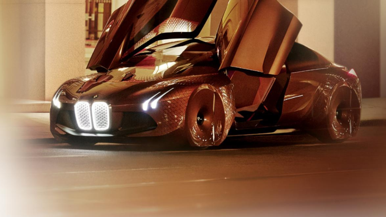 BMW Vision Next 100 अंदाजे किंमत: ₹4 कोटी – ₹6 कोटी (US$500,000–750,000) BMW च्या 100 व्या वर्धापनदिनानिमित्त सादर करण्यात आलेली ही कार कृत्रिम बुद्धिमत्ता आणि स्वयंचलित ड्रायव्हिंग तंत्रज्ञानाचे प्रदर्शन करते. तिच्या बॉडीवरील 'लिव्हिंग जिओमेट्री' पॅनेल्स गाडीच्या हालचालीनुसार आकार बदलतात.