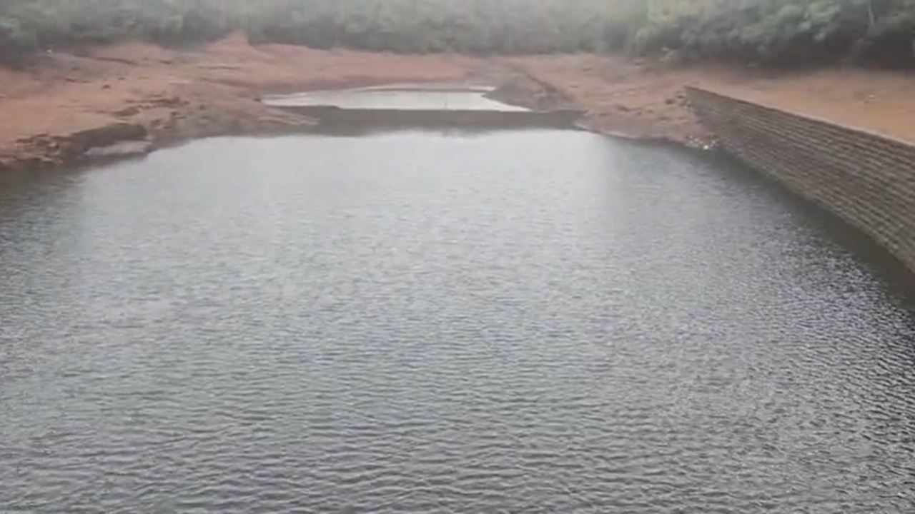 Matheran News : माथेरानच्या शार्लोट तलावात कोट्यवधींचा गैरव्यवहार? गाळ न काढताच निधी लाटण्याचा आरोप