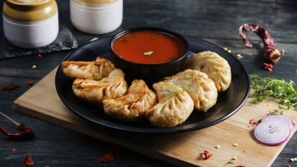 Momos: घरच्या घरी बनवा रेस्टोरंटसारखे टेस्टी मोमोज; जाणून घ्या सोपी रेसिपी