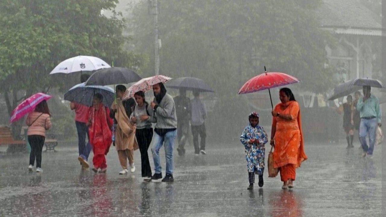 Mumbai Rain: अखेर मुंबईकरांना दिलासा! ढगांचा गडगडाट आणि वादळी वाऱ्यासह मुंईबत पावसाचे आगमन