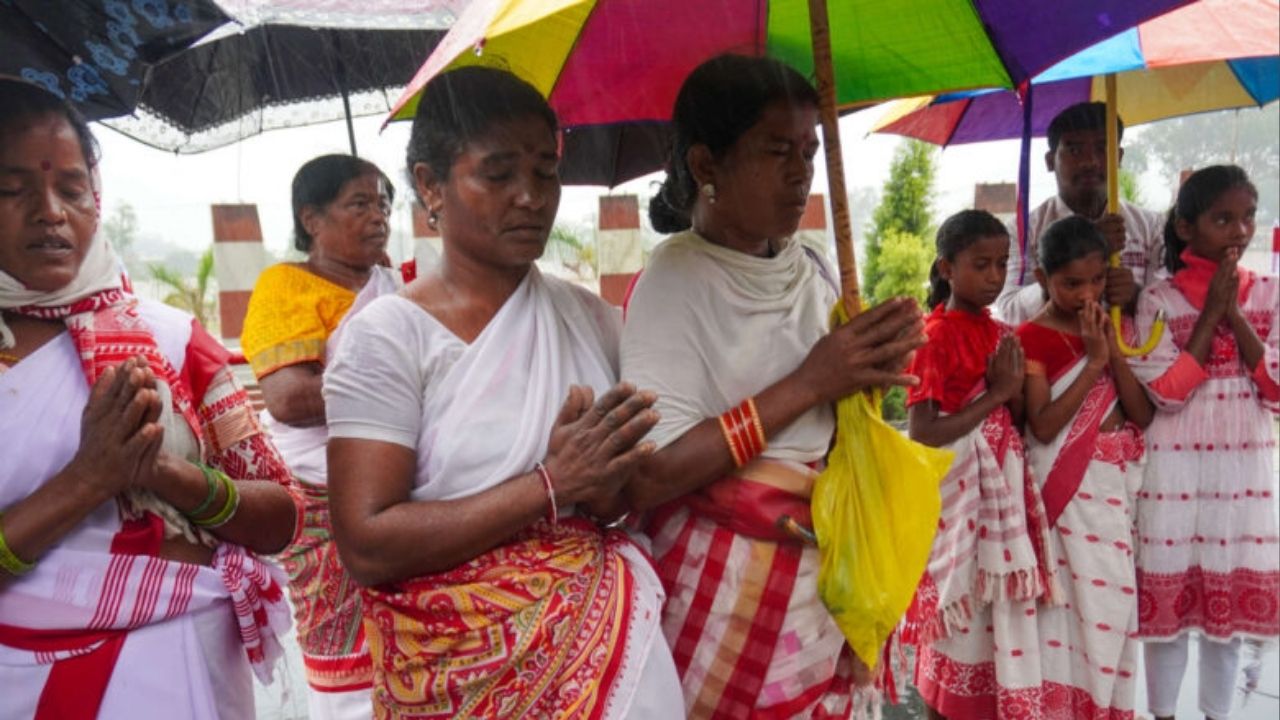 आदिवासी समाजात निसर्गाला का देव मानलं जातं? जाणून घ्या यामागील सांस्कृतिक आणि पारंपरिक कारणे