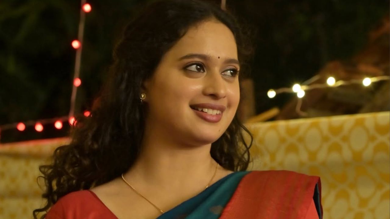 Priyal Naik : आकाशी चंद्र चांदण्या… ‘तुंबाडची मंजुळा’ सिनेमात झळकणारा हा गोंडस चेहरा, आहे तरी कोण?