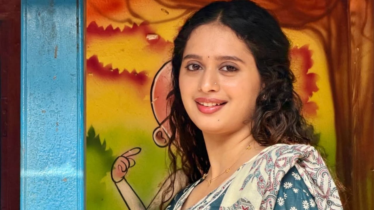 आपल्या सौंदर्याने मन मोहणाऱ्या प्रियलला आणखीन पुढे पाहण्यासाठी प्रेक्षकवर्ग उत्सुक आहे.