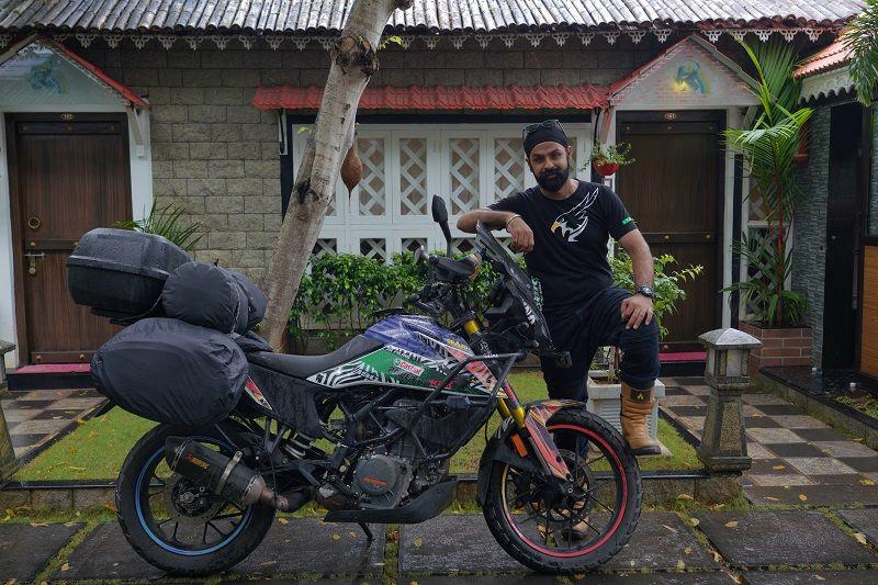 JS Films- JS Films हे सुपरबाईक्स, हायवे रायडिंग आणि प्रवासासाठी ओळखले जातात. Suzuki Hayabusa, Kawasaki आणि BMW सारख्या प्रीमियम बाइक्स त्यांच्या व्हिडिओंमध्ये दिसतात. त्यांच्या चॅनलवर मोठ्या प्रमाणात युवा प्रेक्षक आहेत.