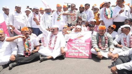 कांद्याला हमी भाव देण्याच्या मागणीसाठी महाविकास आघाडीचा विराट क्रांती महामोर्चा; पुणे- नाशिक महामार्ग रोखला